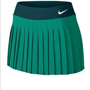 Nike Green Victory Court Pleated Skirt